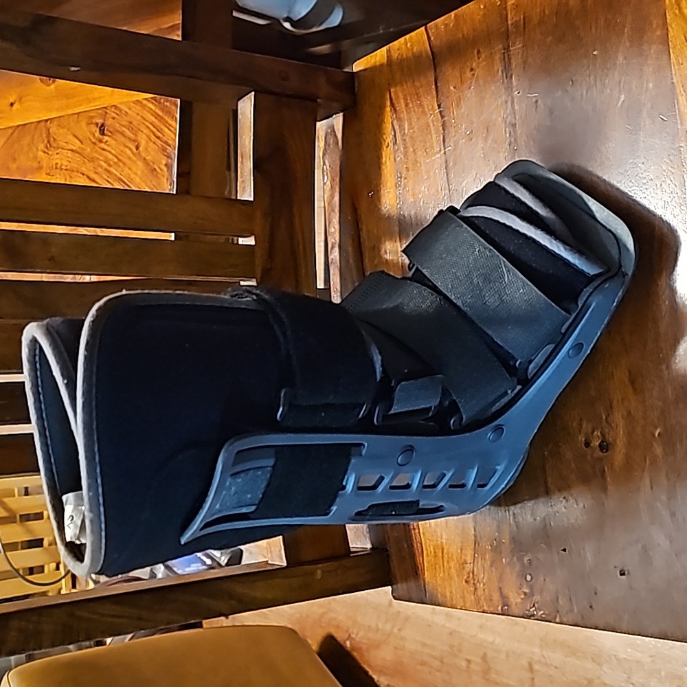 Donjoy Maxtrax 2 Orthopedic Boot